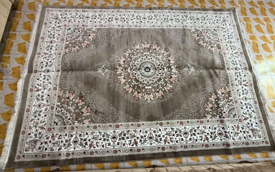 الزوليه 4X3 ثقيله ما مستعمله جديدا سعرها 125
الحجاله جديده سعرها 25
***********
