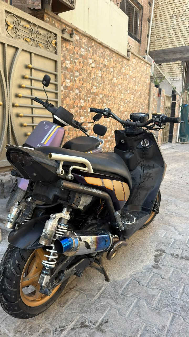 اعادة نشر بسبب الوعود الكاذبة
سكنس جبلي مزودة مكينة بلادي بيها غراض هواي كله اصلي 
ستيرن ks
يدات بريك 
قبق عنبار
فراك مال بريك 
صالنصة حلزونية
 كلجات رياضي
بك لايت r6
طلاعات 
دواسات ستيل 
سبايدر رياضي 
بجم بومه 
دبلات خلفي 
جاملغ امامي 
شلعة معدل دبلات تخبل بريكات رايدها 1150 وبيها مجال مكاني الحرية ساحة عدن
***********
