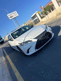 Lexus es 300 hللبيع   2025 هايبرد  لون ابيض  السيارة فول مواصفات ١/١  ...