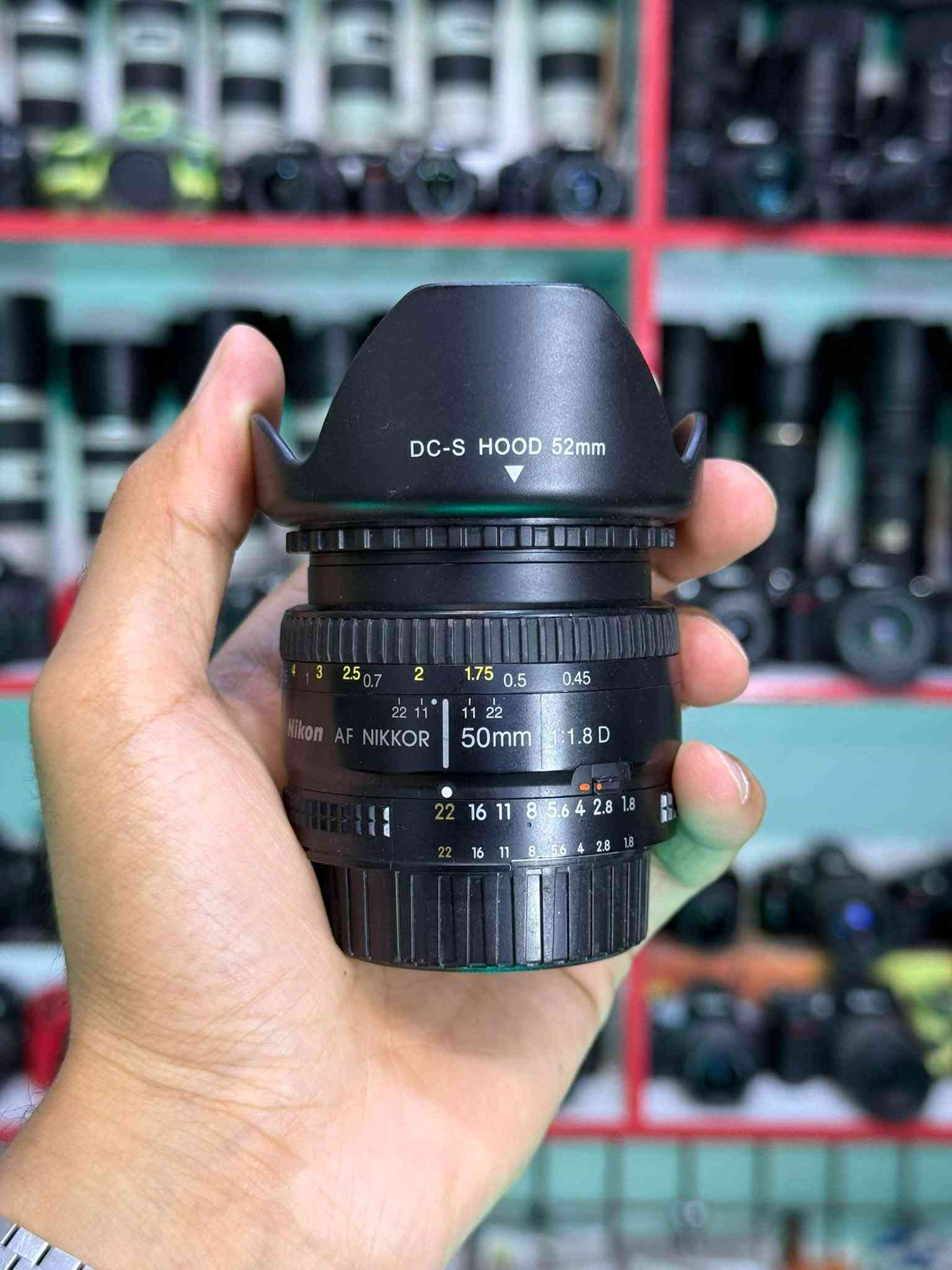 📸عدسات برايم Nikon
عدسة 20mm F2.8 السعر ٢٥٠ الف 
عدسة 35mm G F1.8 السعر ٢٢٥ الف 
عدسة 35mm F1.4 SGMA السعر ٣٥٠ الف 
عدسة 50mm F1.8 D السعر ١٢٥ الف
عدسة 50mm F1.8 G السعر ٢٢٥ الف
عدسة 85mm F1.8 السعر ٣٢٥ الف 
عدسة 85mm F1.4 SGMA السعر ٧٢٥ الف
📍العنوان: كربلاء - شارع العباس
🏪 مركز عالم الكامرات
📞 ***********
