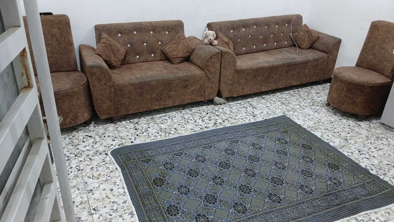 السلام عليكم جربايه طفل كامله سعرها 100 تخم قنفات ٧ مقاعد ينقصه رجل عدد ٢ وغسل فقط 150 مكاني شارع الوائلي نهايه حميد ابو جام محظور على ماسنجر ***********
