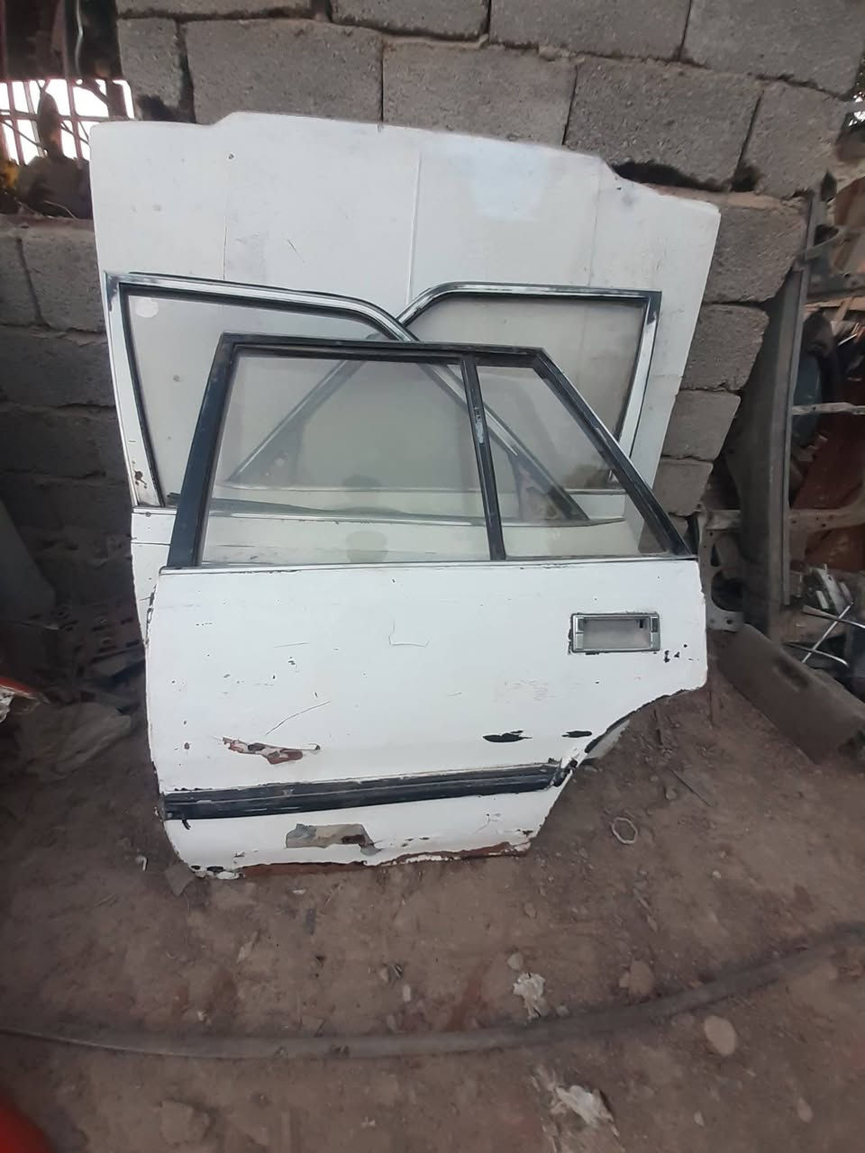 للبيع اغراض سوبر 85 بيبان اربعه بانيت وجنطه اكشن نظيف اغراض كامله عندي عنوان الكوت قضاء الحي الشراي ينتصر على الرقم***********
