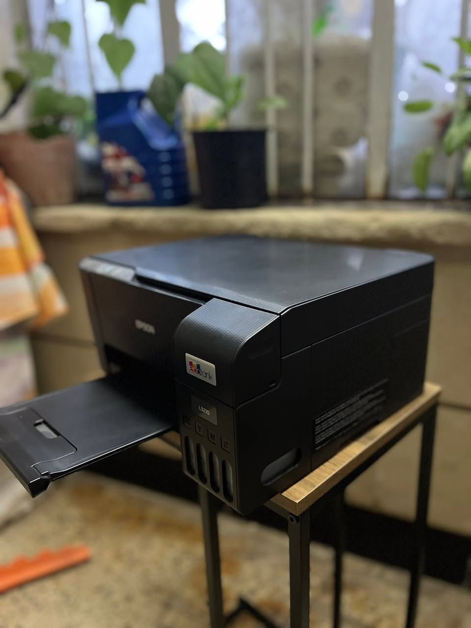 السلام عليكم طابعة ايبسون L3210حقن خارجي اسكنر استنساخ ملون واسود وابيض سحب صور بدقة عاليه الطابعه جديد لوك فقط ساحبه 84 ورقة الطابعه سعرها 150الف شراي تصل او راسل الصفحه دايركت *********** تحياتي
