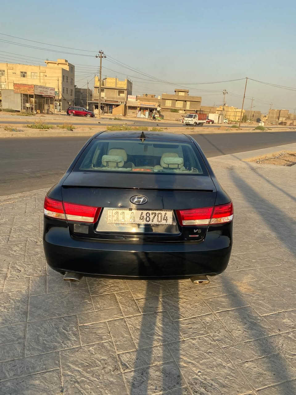 السلام عليكم سوناتا ٢٠٠٦ امريكي مكينه ٣٣٠٠/٦ لونها نيلي ابو الشذره السياره جاهزه ونصبتها تخبل وترايها كلش ناعم ماشيه ١٧٠ 
داخلها بلباكيت وعليها ادامه كامله مواصفاتها معروفه شاشه وكامره وتحكمات ستيرن ومدوشم الارضيه جلد وعليها تخم تايد ياباني كلش نضيف رقمها بغداد الجديد وب اسمي تحويل ثاني يوم مكاني بغداد وبيها تقريباً ٥ قطع رش سعرها ٧٣ وبيها مجال *********** الاسيا بس واتساب
***********
