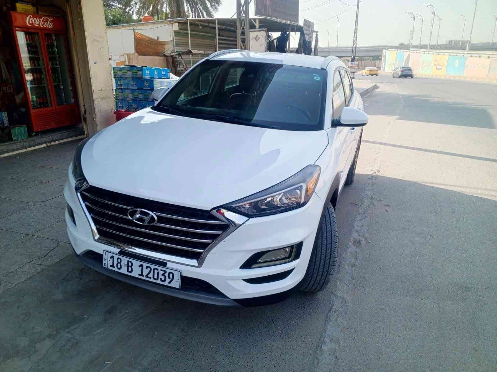 توسان 21
مكينة 2400 GDI
ماشية 44
صبغ دعامية 
السعر 175 ورقة 
باسمي التحويل ثاني يوم 
سيارة جديدة 
بصمه 
حساسات مري 
رادار 
كامرة دوارة 
سايد بريك دكمه 
كشن كهرباء وتدفئه
تحكم ستيرن 
دبل لد وكشاف 
تبريد ثلج 
مكان السيارة حلة 
رقم التلفون ***********
