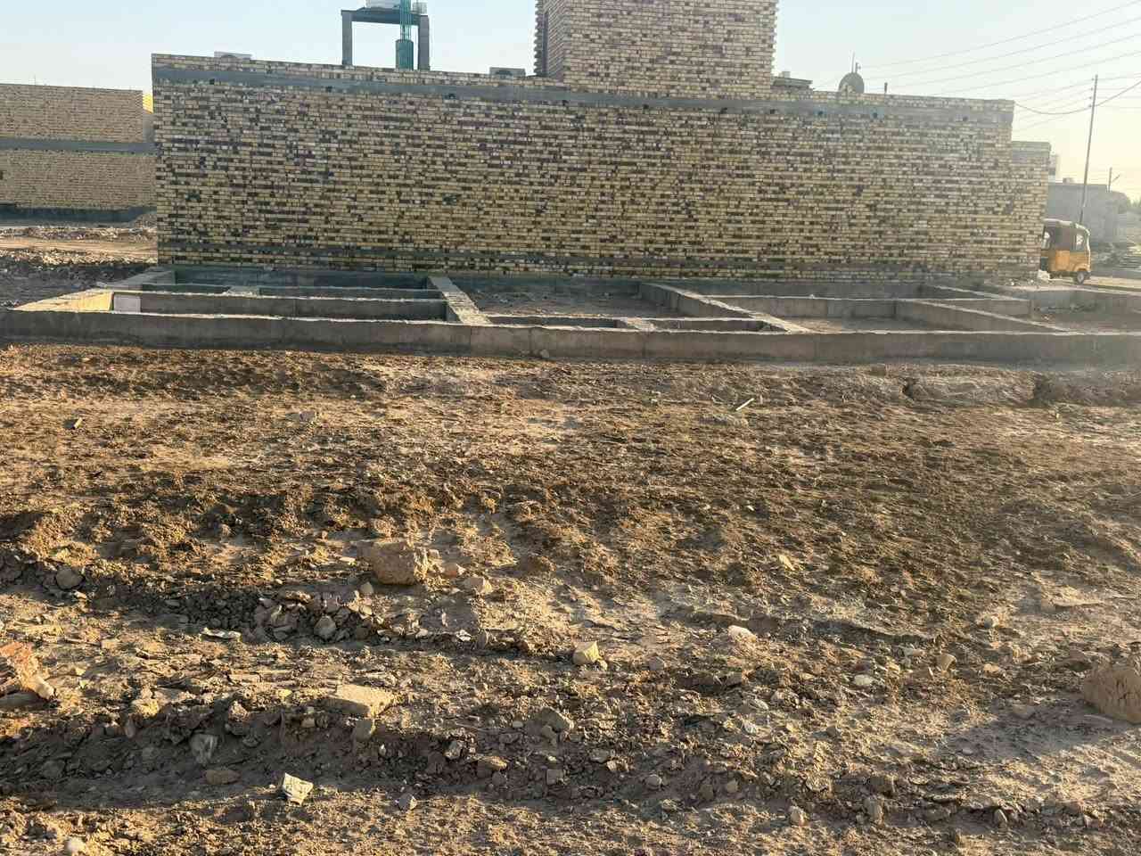 بتلوالبيع 
المساحه 225 متر 
حي السلام الثانيه 
وتساب ***********
