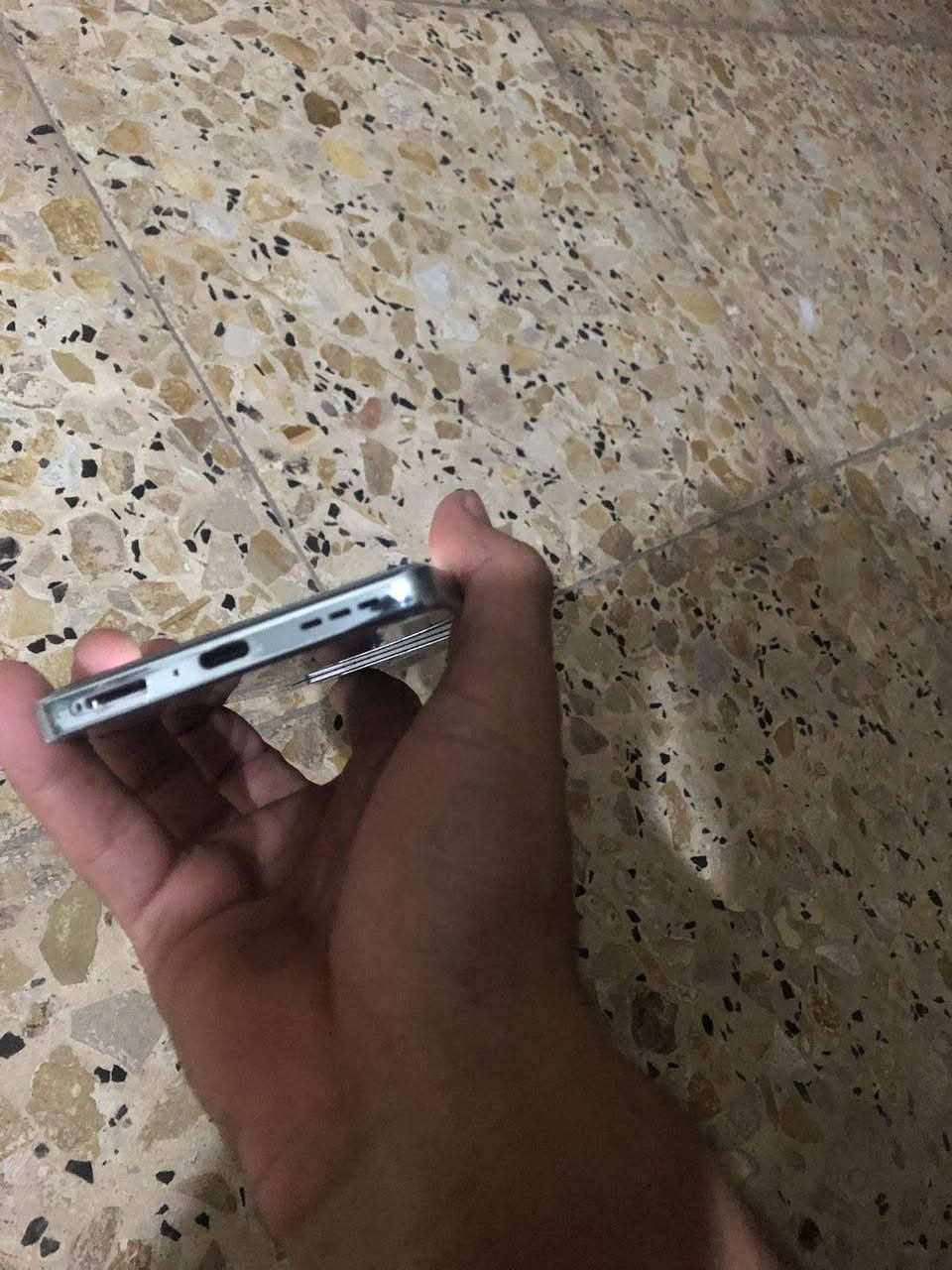 السلام عليكم اخوان عندي هذا الجهاز Infinix GT 20 Pro الجهاز ما مبدل بيه اي شيء جهاز نظيف امانه الله بس البيت مال السيم كارد ضيعوه جهال فقط السعر 160 مكاني بغداد مشتل هذا رقمي***********
