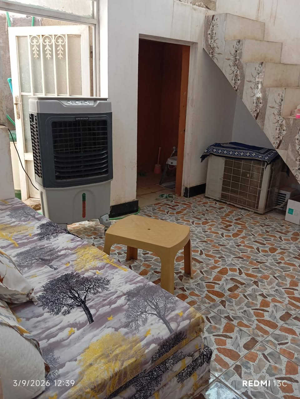 سلام عليكم
بيت مساحه 100 متر يحتوي على غرفه وصاله و مطبخ و حديقه وغرفه في الطابق العلوي غير ملبوخة
حي 17 تموز شارع جامع الاحسان الفرع الثاني مقابل مكتب الأخوين للعقار السعر 20 مليون و بي مجال
***********

