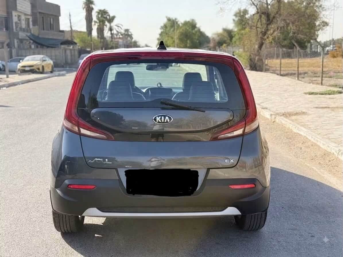 كيا صول موديل 21 
فئة EX
ماشية 91 
رقم اربيل باسمي العنوان بغداد الدورة 
تدفئة تبريد رادار أمامي وخلفي والجوانب
مثبت سرعة توقف ذاتي كامرة خلفي دوارة
حادث دعامية وبنيد فقط لغود شواصي جاملغات مكفولات  سونار موجود باقي التفاصيل رقمي موجود
***********
السعر 130$
