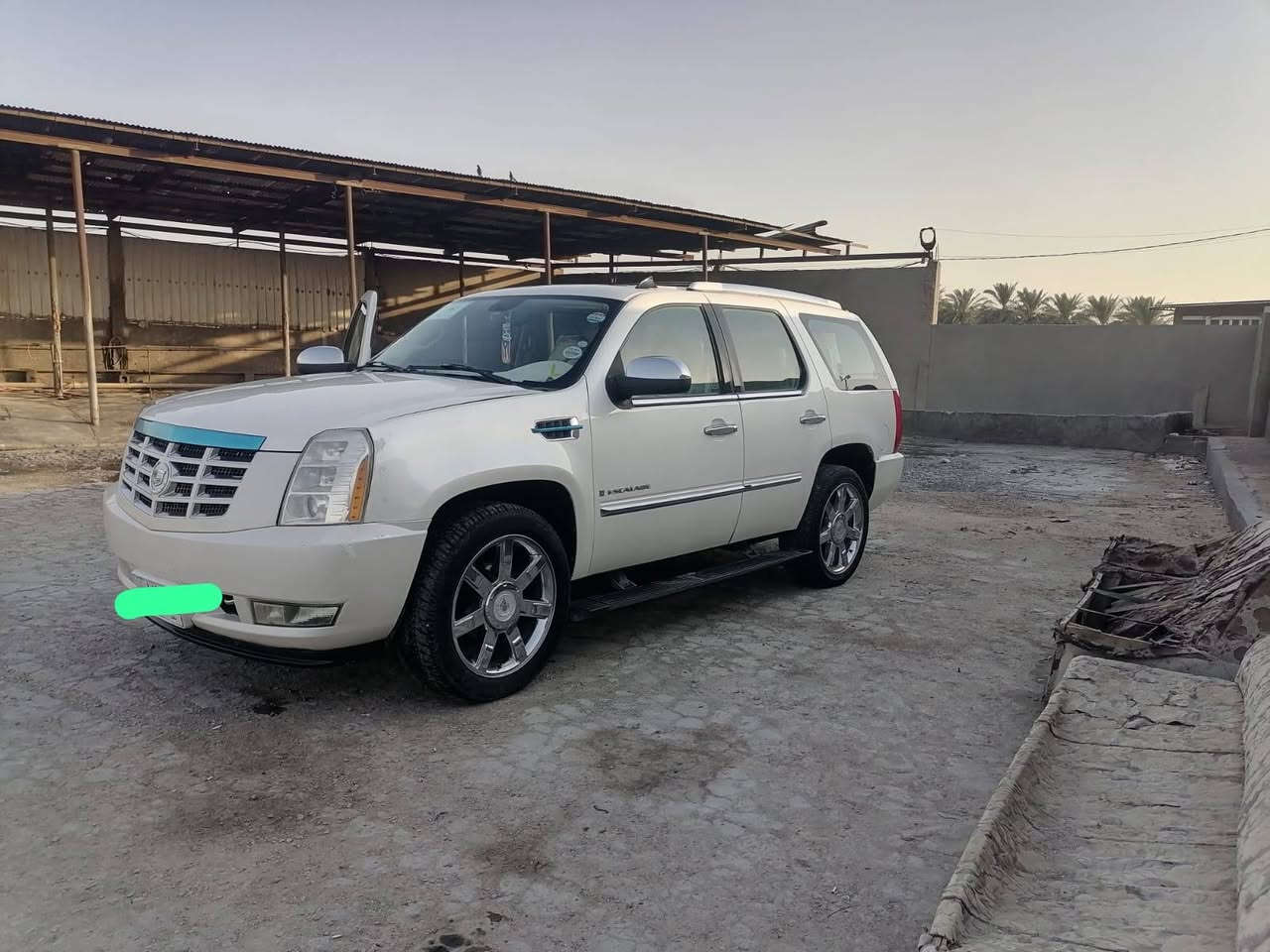 كاديلاك • موديل ٢٠١١ • ما بيها صبغ
