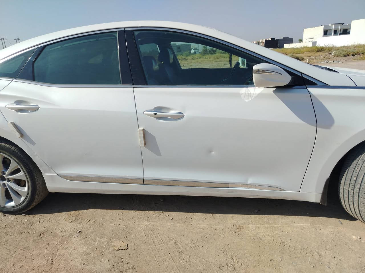 ازيرا ٢٠١٢ خليجي بدون صبغ بدون فتح او تبديل صدر جديد اني مكمله ع ايدي تخم تاير السيارة رقم سليمانية صاحبها يحول واذا تريد وكالة هم ماكو مشكلة سنوية تنتهي بشهر ١١ هاي السنة السيارة تبريدها راقي المحرك بيها بخار من القبق بدون مشاكل مكاني بعقوبة *********** السعر ٩٢ وبيها مجال بسيط

