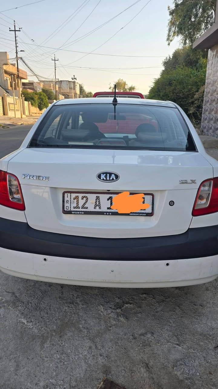 السلام عليكم كيا ريو داخل موديل ٢٠٠٩ فول التومتيك جمات كهرب تبريد محرك ١٦ شرط كير ومحرك ويل كب اصلي ايطارات طخم جديد بطارية جديدة سنوية جديدة بسم اخويا السيارة بيها صبغ بوند  خارج بدون دواخل  وبيها دواير خلفي صبغ ويل كب اصلي العر ع الخاص وهذا رقمي ***********

