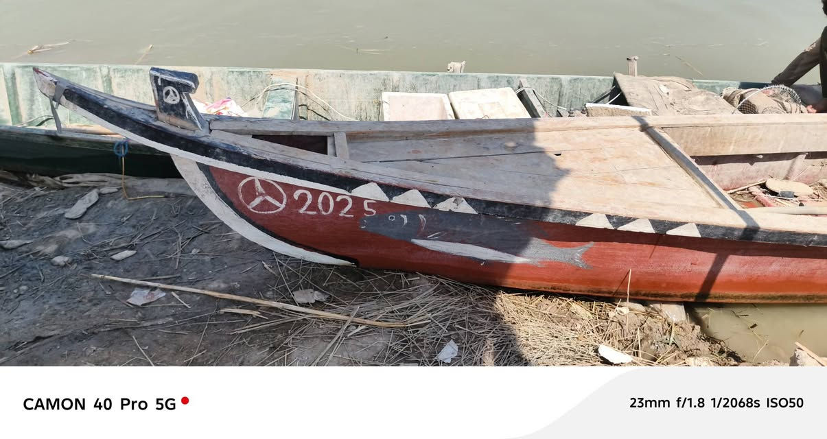 بلم للبيع 14:30 
***********
650

نص مكتوب في الصور:
- CAMON 40 Pro 5G
- 23mm f/1.8 1/2146s ISO51
- CAMON 40 Pro 5G 23mm f/1.8 1/2068s ISO50