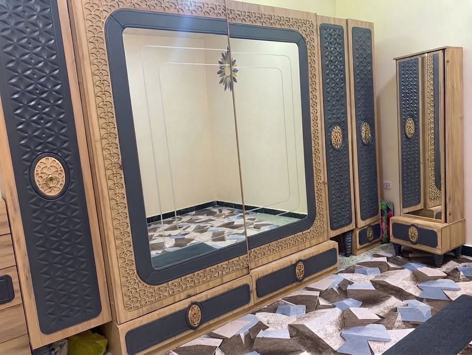 غرفة نوم للبيع والاستفسار الرقم
***********
