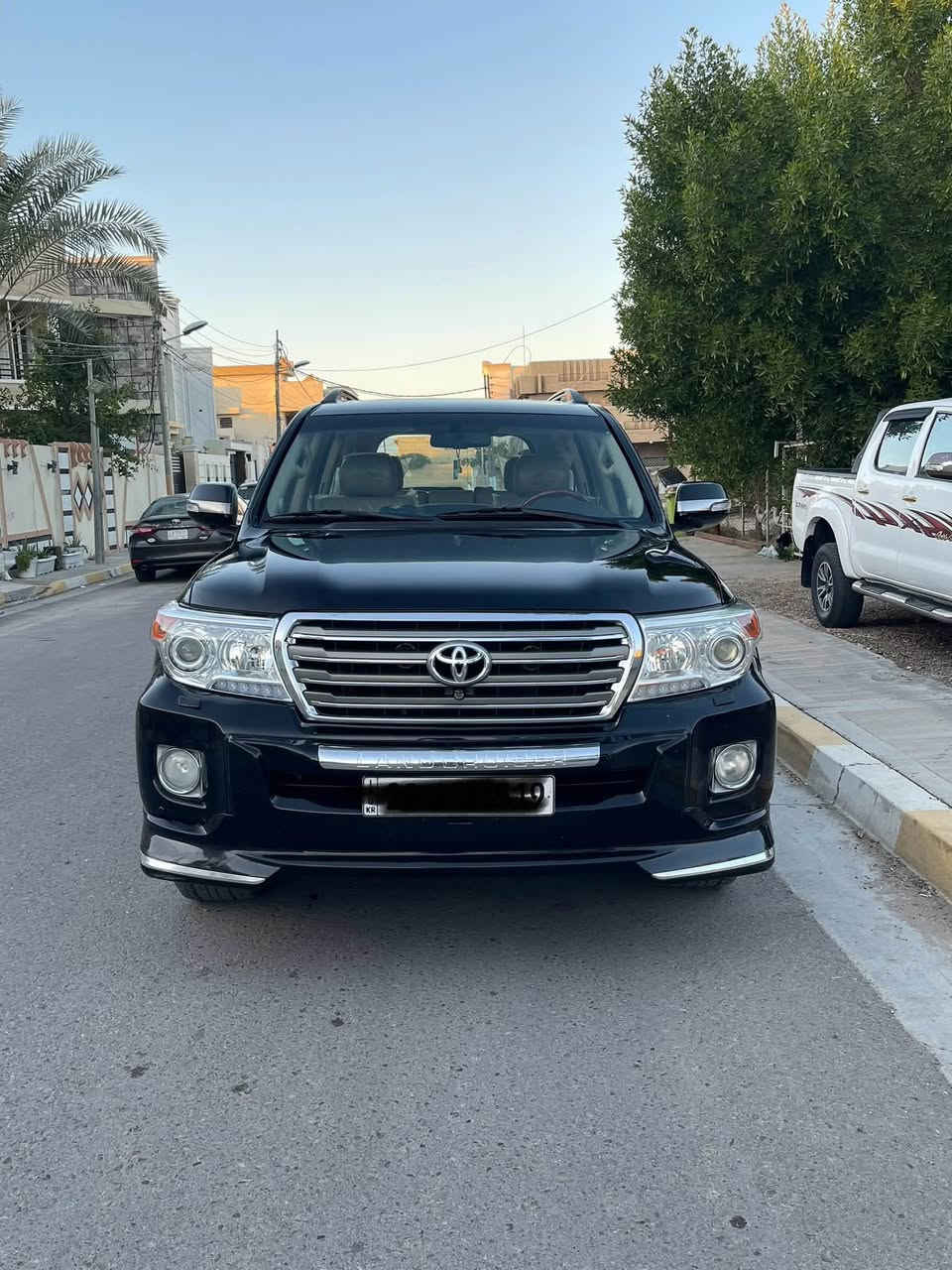 السلام عليكم
لاندكروزر 2013 (VXR) V8 5700
رقم اربيل بأسمي السيارة 
5 بصمات 
4 كامرات 
13 سماعة JPL
كشنات جلد تبريد 
كشنات كهربائي
3 قطع تبريد 
مري شفط 
صندوق كهربائي 
ستيرن كهربائي
منظومه زنون بلادي 
محرك وگير كفاله 
معروفه موصفات ل VXR 
للاستفسار:***********
