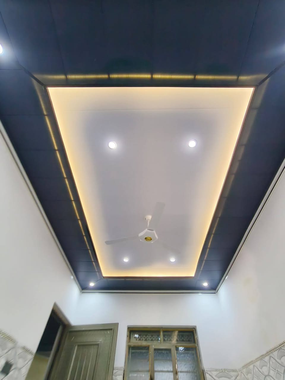 بسم الله وعلئ بركة الله
 للديكور 
عمل سقوف ثانويه تغليف جدران
تزريف 60*60 شغل درجه اولا مثل ماشوف بل فيديو والصور
احدث الديكورات  وبااسعار مناسبه جداا العنوان حمام العليل 
للتواصل عل رقم وتساب ***********
