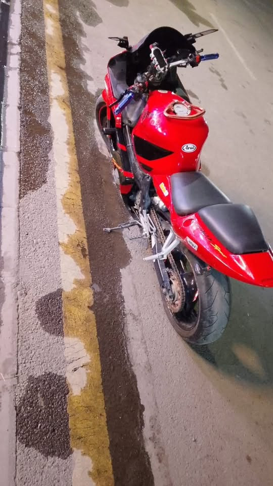 مرحبا عيني عندي هوندا f4i محرك 600cc موديل 2004 مكفوله كير محرك ضفيره السعر 30 ورقه بيها مجال بسيط كلش نظيفه كلشي مابيها تجي تشوفها بعينك مكاني الدجيل ما أبيعها اني جديده بس لان متوازي ع بيعتها تحب تفتهم تفاصيل اكثر رقمي ***********

