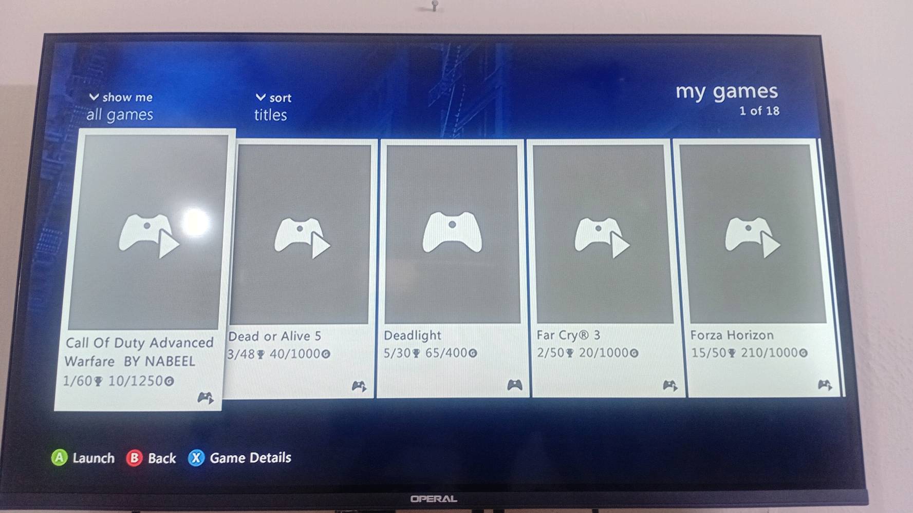 السلام عليكم شلونكم شباب شباب عندي جهاز اكس بوكس 360 سليم جهاز مهكر بي 18 لعبه من ضمنها جي جي تي اي 5 كول اوف ديوتي ملحقات محاوله ويده واحده وكابر اليده السعر 130 وبي مجال بسيط مكاني بغداد زيونه