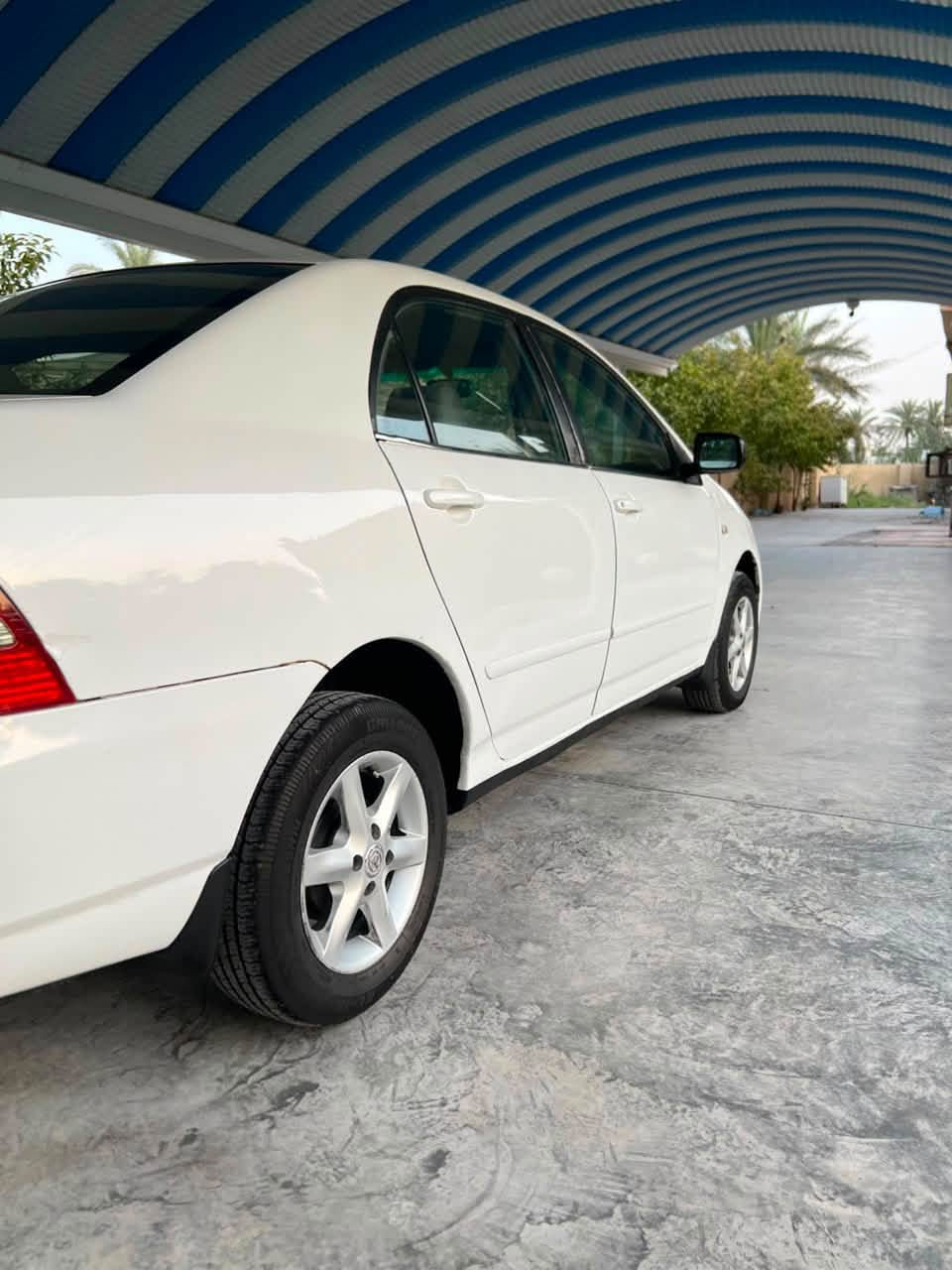 سلام عليكم 

كورلا 2001 
رقم بغداد انگليزي بأسمي تحويل مباشر 

(السيارة صبغ حزام جمالية وبيها دواخل شي بسيط)

مكينة 1600 وگـير ✅
صدر أمامي وخلفي جديد شرط توني شادهن
تخم تاير جديد ' تبريد منضومة جديدة ثلج ❄️
مدوشمة كشنات وگاعية جديد 
السيارة مال بيت حلووه وجاهزة وبالخير ع اللي ياخذها ❤️
عنواني بغداد 

السعر 65 وبيها مجال بسيط
للاستفسار ع الرقم 
***********
اتصل وبيك خير وتدلل 🥰
