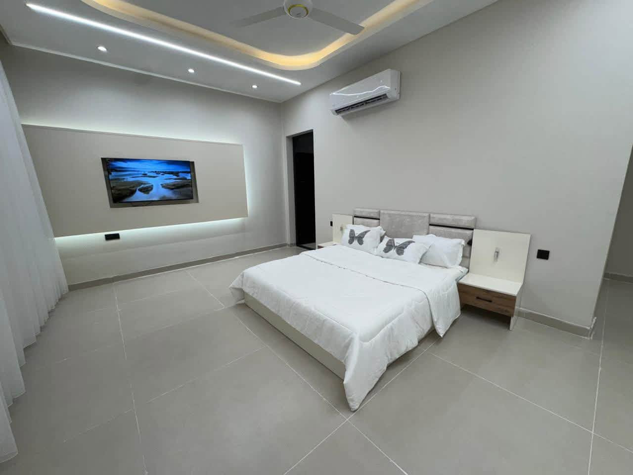 مزرعة للإيجار اليومي 🏡🌳

📍 الموقع: بغداد – الدورة – البوعيثة

✔️ أجواء هادئة ومناسبة للعوائل والشباب

✔️ مساحة واسعة وخدمات متوفرة

✔️ مثالية للراحة والونسة

📌 للحجز والاستفسار يرجى الاتصال أو المراسلة على واتساب: 
 📞***********
 موثق في تطبيق اجرلي لسياحة المزارع في العراق 🇮🇶
