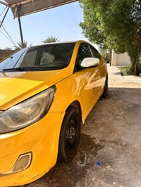 اكسنت 2013خليجي مكين تعبان1600 وكير نضيف السعر ٥٧وبيه مجال شي قليل حك ...
