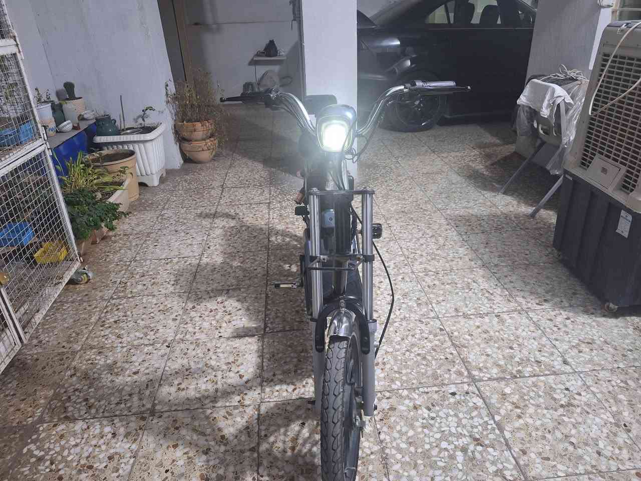 أسلام عليكم للبيع 2025 كوري الحديد الثقيل 
نظيفة من كلشي أستعمال منزلي شخصي تايرات جوبلس  بطاريات بدلتهن 3/3/2026  يعني صار ٦ اشهر من بدلتهن بعدهن نشطات أفلوسك في البطاريات هية روح الدراجة   تصعد بيه وتشوف سرعة حقيقية 66 تمشي 
سليمة من كلشي ماعدة العداد ميقرة الي بدشبول 
السعر ٢٧٥ الف أكو فيديو مرفق في المنشور 
مكاني بغداد المنصور ساحة اللقاء 
الرقم ***********
