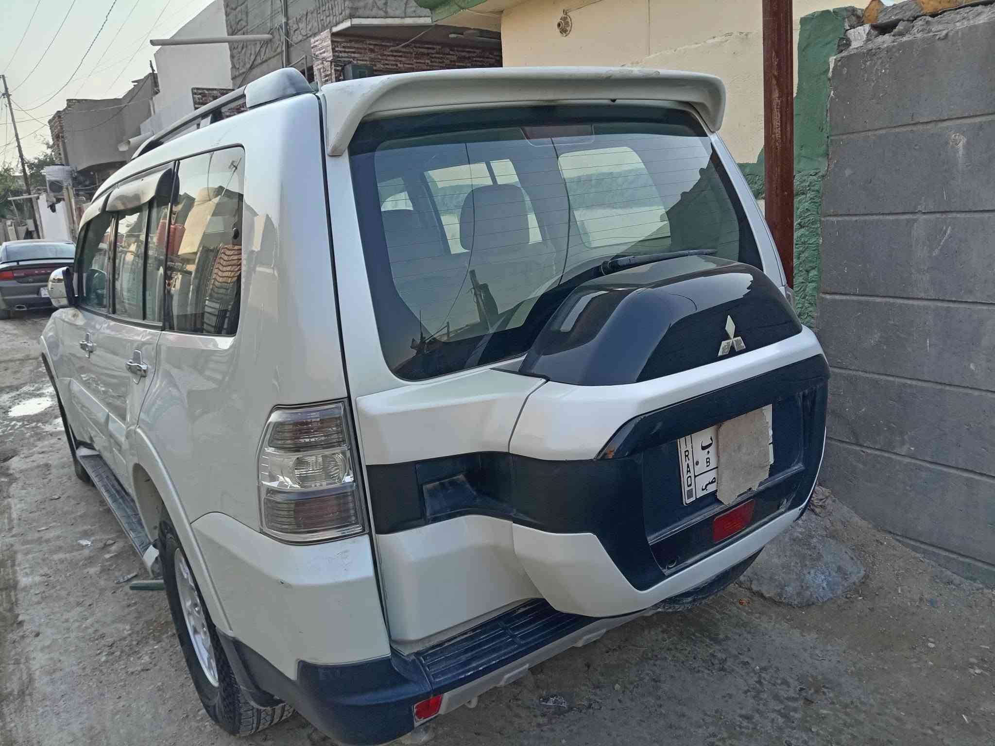 السلام عليكم للبيع باجيرو موديل ٢٠٠٨ محدثه ١٦ مقفوله من كلشي رقم بغداد مكان بابل للتواصل على الرقم ***********

