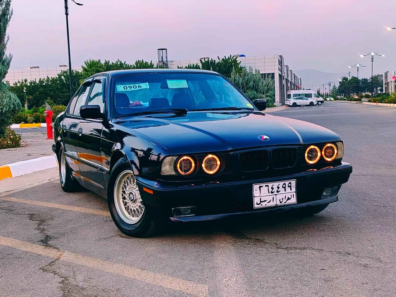 سلام عليكم
بي ام للبيع موديل 1994
525 كبس 
كير اوتماتيك 
شرط تحويل وكالة
السياره فول فقط ما بي سلايت
نظام ABS 
4 تايرات جديد 
تبريد ويا سلف 
كشنات جلد 
قفل مركزي بجم عريض 
السياره بدون حوادث كله عل وضع شركه 
كهربايات كله شغال 
العنوان سليمانية
السعر 63 وبي مجال 
رقم ***********
***********
