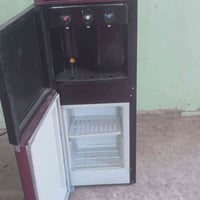 براد ماء • نضيف • مستعمل أقل من شهر