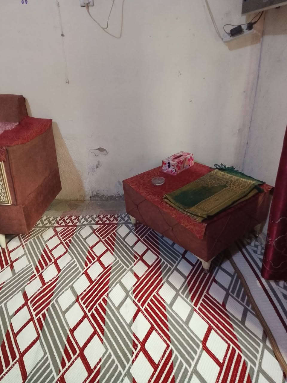 السلام عليكم تخم للبيع مستخدم ستخدام قليل السعر ٤٠٠ بي مجال قليل للاستفسار رقمي ***********
