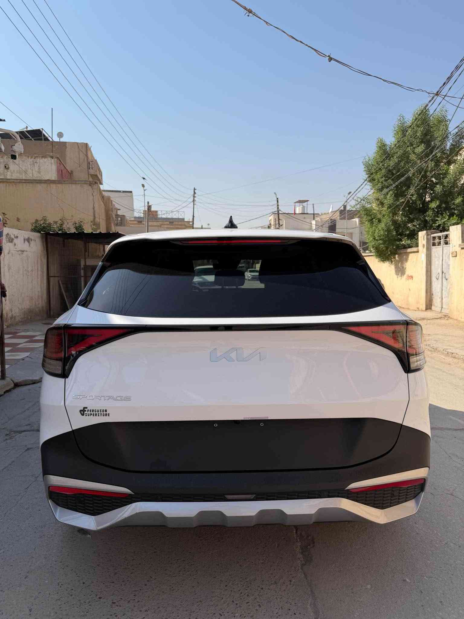 السلام عليكم 
كيا سبورتج EX2024
موصفات
شاشة كبيره 
كشنات كهرباء
كشنات جلد
هيترات بالكشنات
لايت زينون 
بصمه تشغيل وابواب 
تبريد لمس
قطعتين تبريد
درايف مود 
كاميرا
حساسات خلفيه
اوتو هولد
سايدبريك بصمه 
السياره دخول جديد باسمي حادث بارد حافة الجاملغ والبنيد
مكفوله من الصبغ والتبديل راديترات ماء وتبريد بلاد 
ماشيه 21000mil
للاستفسار الاتصال
*********** *********** حلة, بابل
