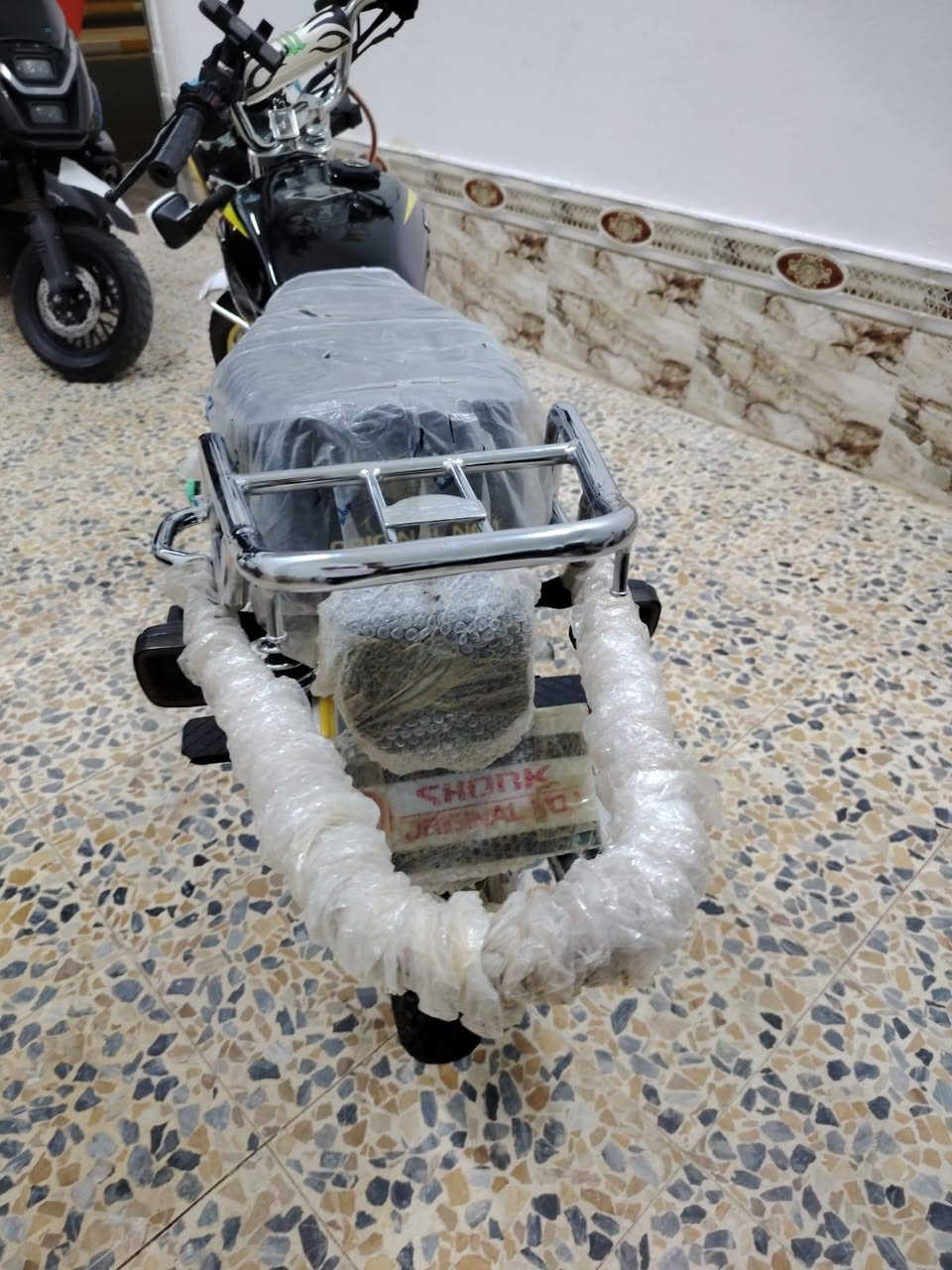 سلام عليكم ماطور إيراني البيع محرك ١٢٥ تايكر المطور ماصرله ٢٥ يوم من شديته السعر ٨٢٥ وبي مجال حك الجيه المكان الرمادي التءميم لاستفسار ***********

