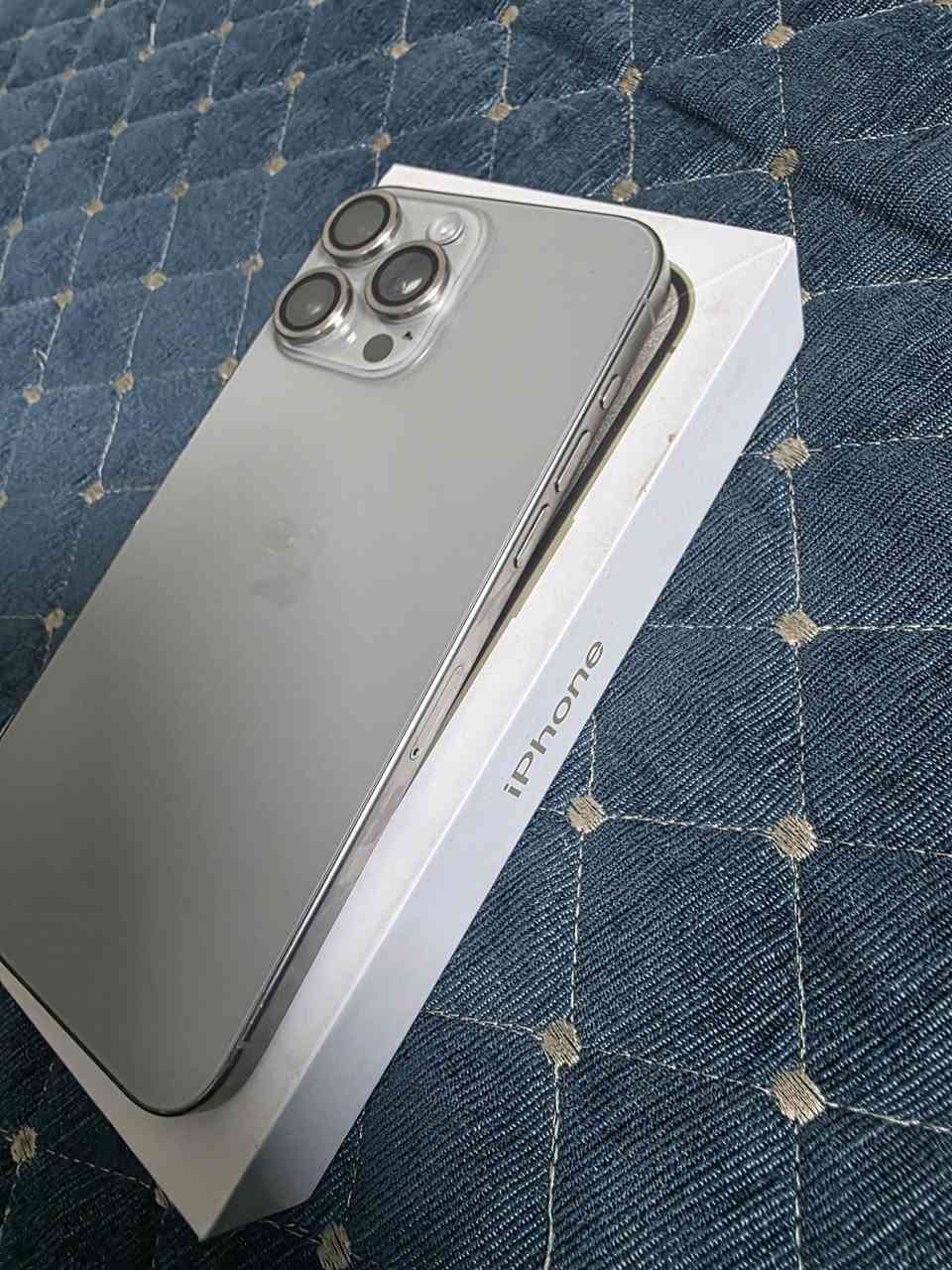 السلام وعليكم 
ايفون 15 برو ماكس شرق اوسط ماستر عربي ذاكره 256 بطاريه 92 بلادي نموذج M لونه المميز نضافه 100‎%‎ زلغ واحد مابي وتر بروف وبلحاسبه كله نورمال يعني كلشي ممبدل بي 
ملحقاته ويا 4 كفرات والزكة وعدسات كامرة 
السعر  مليون 25 الف نهايته مكاني بغداد  مدينة الصدر 
رقم الهاتف *********** متواجد واتساب
