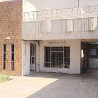 بالشعب شارع الصحة مساحتة 270 متر يحتوي على ٤ غرف نوم وصالة ومطبخ كبير ...