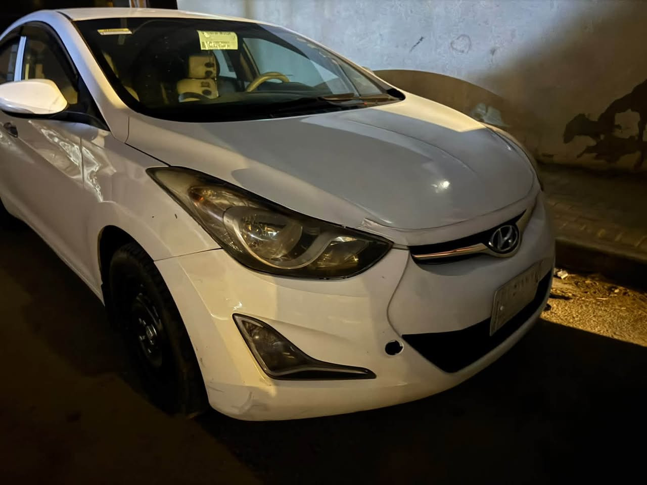 سلام عليكم النتره مديل 14 خليجي رقم ذيقار مالكه الشرعي بل بصره شط العرب السياره بيه رشات صبغ وبيه بدون ضربه السياره مكينته كايمه باقي التفاصير اتصال وبخدمتك سعر السياره 75قفل رقم الهاتف ***********
