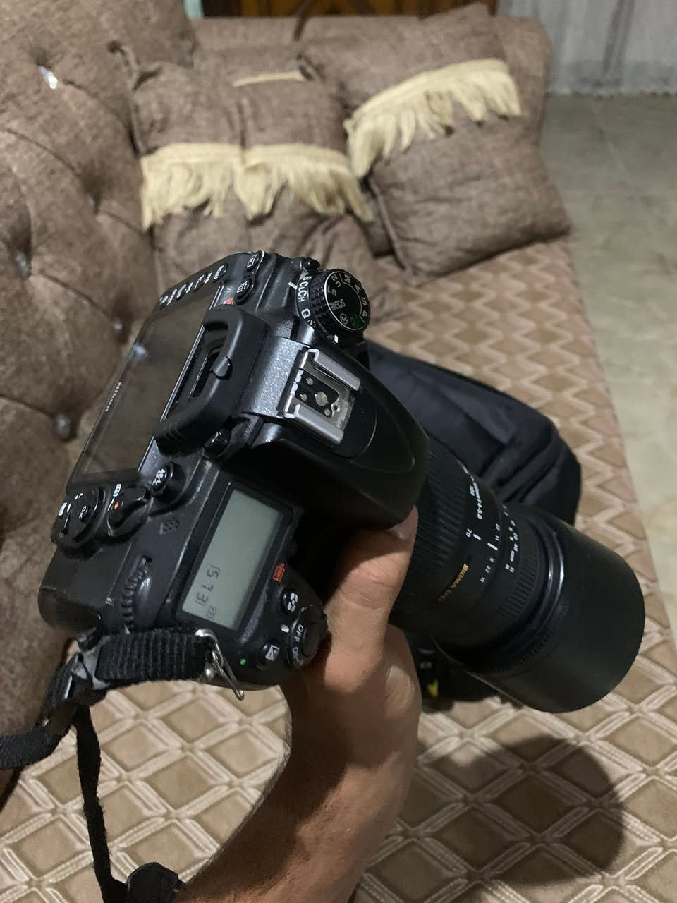 كامر نيكون D7000. مع عدسه ٧٠/٣٠٠ زوم رياضي الكامره اي عيب ما بيها وشرط الفحص ملحقات بطاريه وجنطه مالتها والشاحن مال بطاريه الكامره اي عيب مابيها شترا ٥٤k
العدسه جديده كدامك بل صوره سعرها ٦٥٠ وبيها مجال عنواني كركوك ***********
