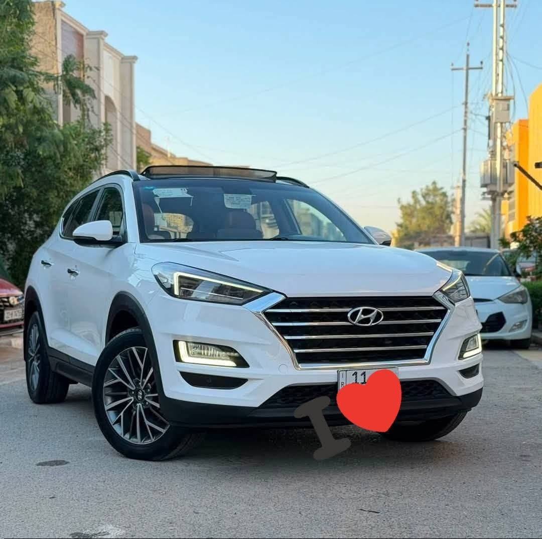 هيونداي توسان موديل 2019 للبيع
خليجي – شركة الكاصد  
باسمي تحويل مباشر – هزة ورقم جديد  
فول مواصفات + كفالة عامة  

المواصفات:  
فتحة بانوراما  
بصمة تشغيل + بصمة أبواب  
3 أنظمة قيادة  
كرسيين كهرباء  
شاشة أبل كار بلاي (بلادية الكاصد)  
أريل نفكيشن  
مصابيح LED أمامي وخلفي  
كشافات زينون + لايت 5 عدسات  
حاجب نهاري  
حساس أمامي + خلفي  
كاميرا خلفية دوارة  
مراية شفط مع القفل  
سايد بريك بالرجل  
نظام ترحيب  
مخرج Aux + USB  
مثبت سرعة  
أشاير بالمراية  
قطعتين تبريد  
محرك 2000 دوش مكفول  
ABS + فول تحكم ستيرن  
 للتواصل ***********
