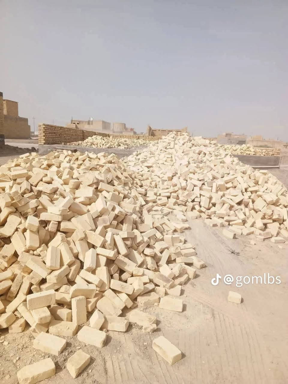 سلام عليكم طابوق اللبيع داخل وخرج غماس الاتصال على الرقم ***********
