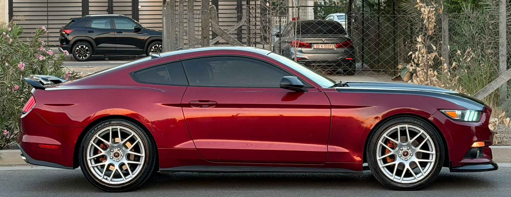 السلام عليكم
فورد موستنك ايكو بريميرم 2016 ماشية 117 الف حادث جاملغ وشوية من البنيد جدا بسيط ايرباك ستيرن طاك مواصفات :
-تشغيل عن بعد
-بصمة تشغيل مع بصمة ابواب
-داخل سبع الوان
-كراسي جلد لونين
-كراسي كهرباء
-كراسي تدفئة تبريد
-مودات قيادة ستيرن ومحرك
-شفتات ستيرن تبترونك
-تحكمات ستيرن
-شاشة كبيرة مع كامرة خلفية
-نظام صوتي shaker
-اشارات بالمرايات
سيارة جديدة جدا بدون نواقص جاهزة محرك كير مكفول
كشرها بدون شخوط او رصعات سيارة بالواقع احلى من صور مكاني بغداد حي الجهاد سعر 113 ورقة وبيها شي جدا بسيط
***********
***********
