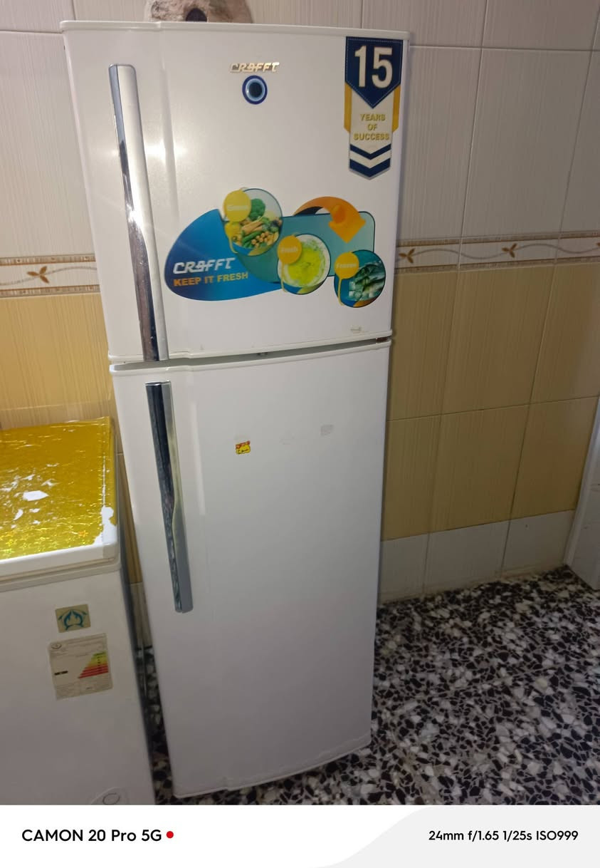 ثلاجة نضيفه وتجميد خير من الله سبب للبيع اشتريت اكبر واريد ابيع سعر 150 الف مكان بغداد حي اور الشيشان الشراي يتفضل واتساب او اتصال ***********
