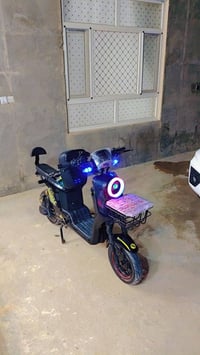 R9لبيع بيهاا عطل ملف سعر 300الف 07717621620