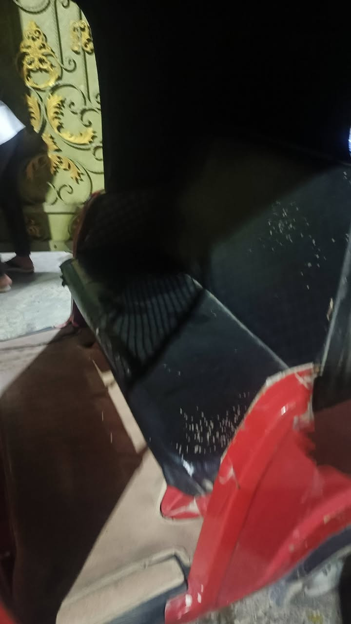 السلام عليكم ورحمه 
تكتك بياجو رقم وسنويه انكليزي موديل 19 محور مكينه بجاج 
مكاني ديالى بعقوبة 
سعرها 3500 وبيها مجال 
***********
