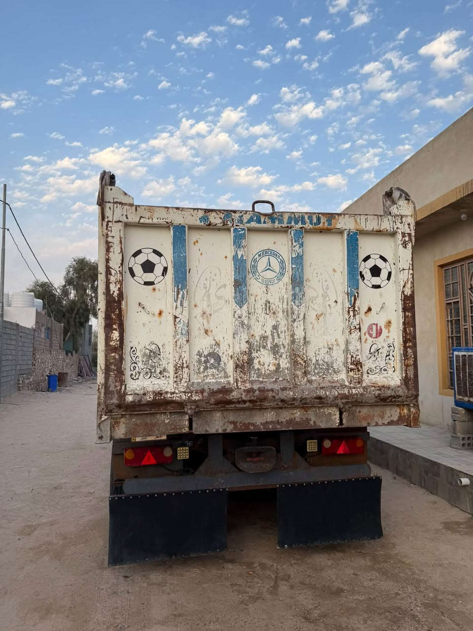للبيع 
البي كرواتي 1991
مكينه 35دبل تيربو 
كير 155
مجموعه جي إف 
رباط 24عدل 
تبريد شغال
سياره جاهزه للشغل 
رقم انبار بسمي 
السعر 375 
للستفسار ***********
