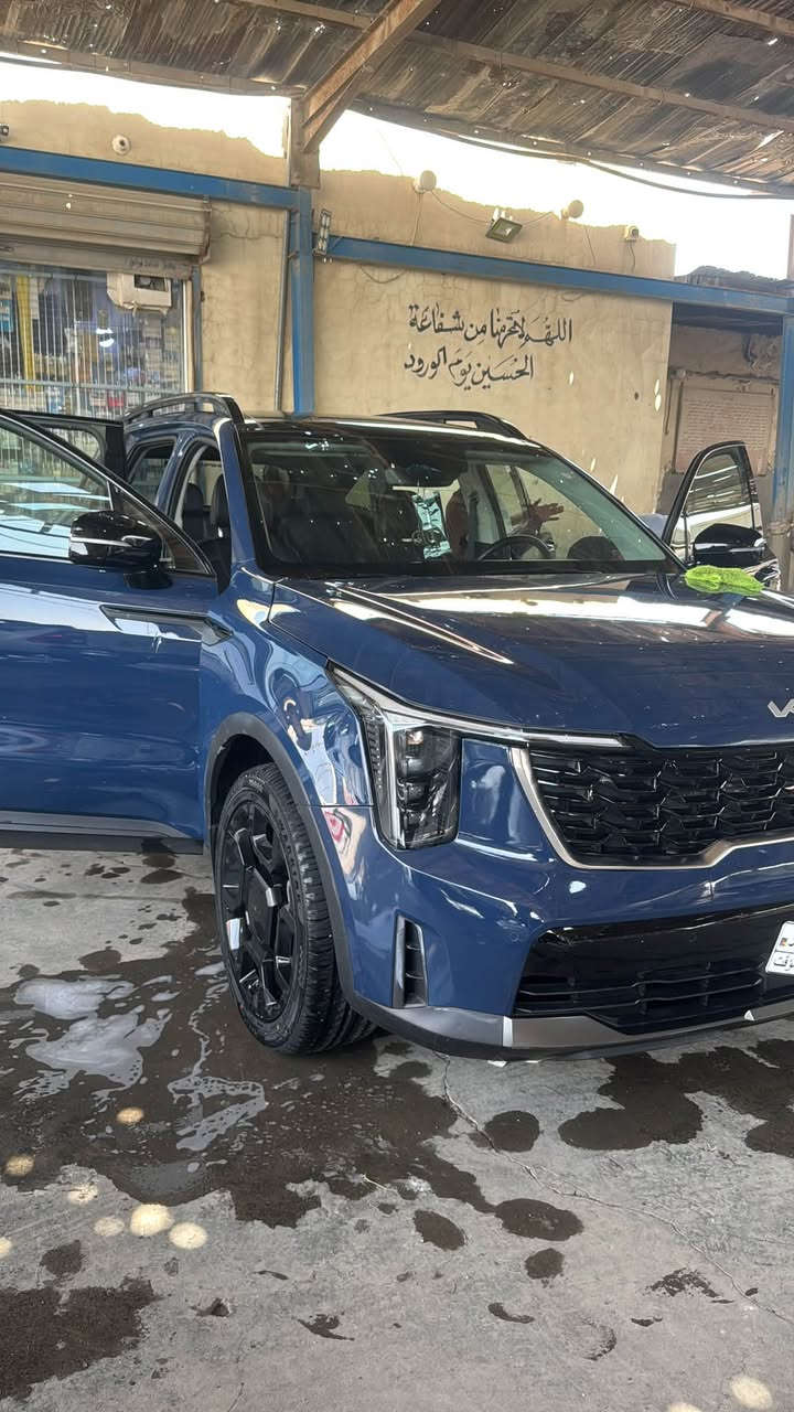 السلام عليكم جميعاً ورحمة الله وبركاته
قبل كلشي السياره تحت مداس اصغر واحد بيكم والماتعجبه السياره خلي يرفع المنشور بالصلاة على محمد وال بيت محمد 
سياره سورنتو موديل 2025 وارد امريكي محرك 2500 تيربو فول مواصفات كشن سياحي ماشيه 50 دخول جديد صارلها فتره من دخلت رقم شهداء مثنى وكاله عامه بسمك حادثه فقط تبديل بنيد وراح ارفق سوناره وي الصور  ورجائا إذا مو شراي لاتدخلي والسياره جاهزه ع اخر حبايه 
مكان سماوه 
***********
