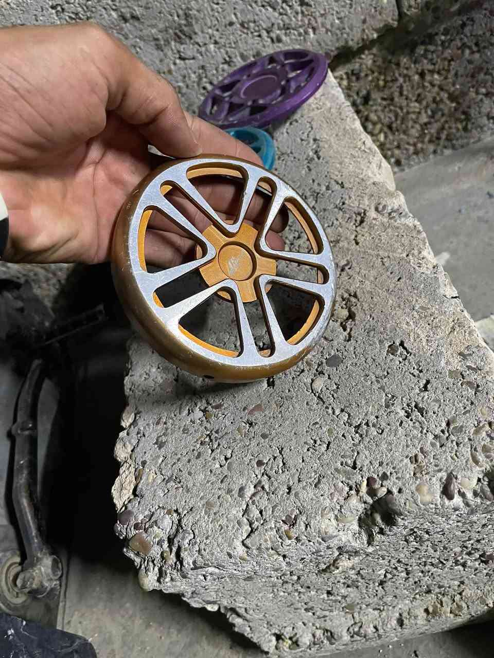 سلام عليكم شبابنه طيبه غراض لبيع كلهن اصلي ايشي يعجبك تفضل خاص وايشي عندك لبيع نزل والرزق على لله هـ ***********

