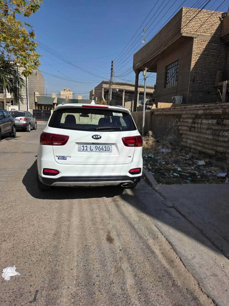 السلام عليكم..
للبيع كيا سورنتو خليجي 
موديل 2020 
مكينة 6,سلندر 
7 راكب
السياره فول مواصفات 
 ماشية 31الف حقيقي
كشنات أمامية كهربائية 
الابواب بصمه 
جنطة كهرباء 
فول تحكمات
السياره مكفولة من الصبغ والتعديل  والتبديل ..
بغداد بأسمي  سنوية 
تحويل مباشر 
والسياره جديده بمعنى الكلمة 
مكان لسيارة بغداد منطقة الدورة
السعر 25,500$يعني 255ورقه وبيها مجال بسيط 
هاتف: ***********

