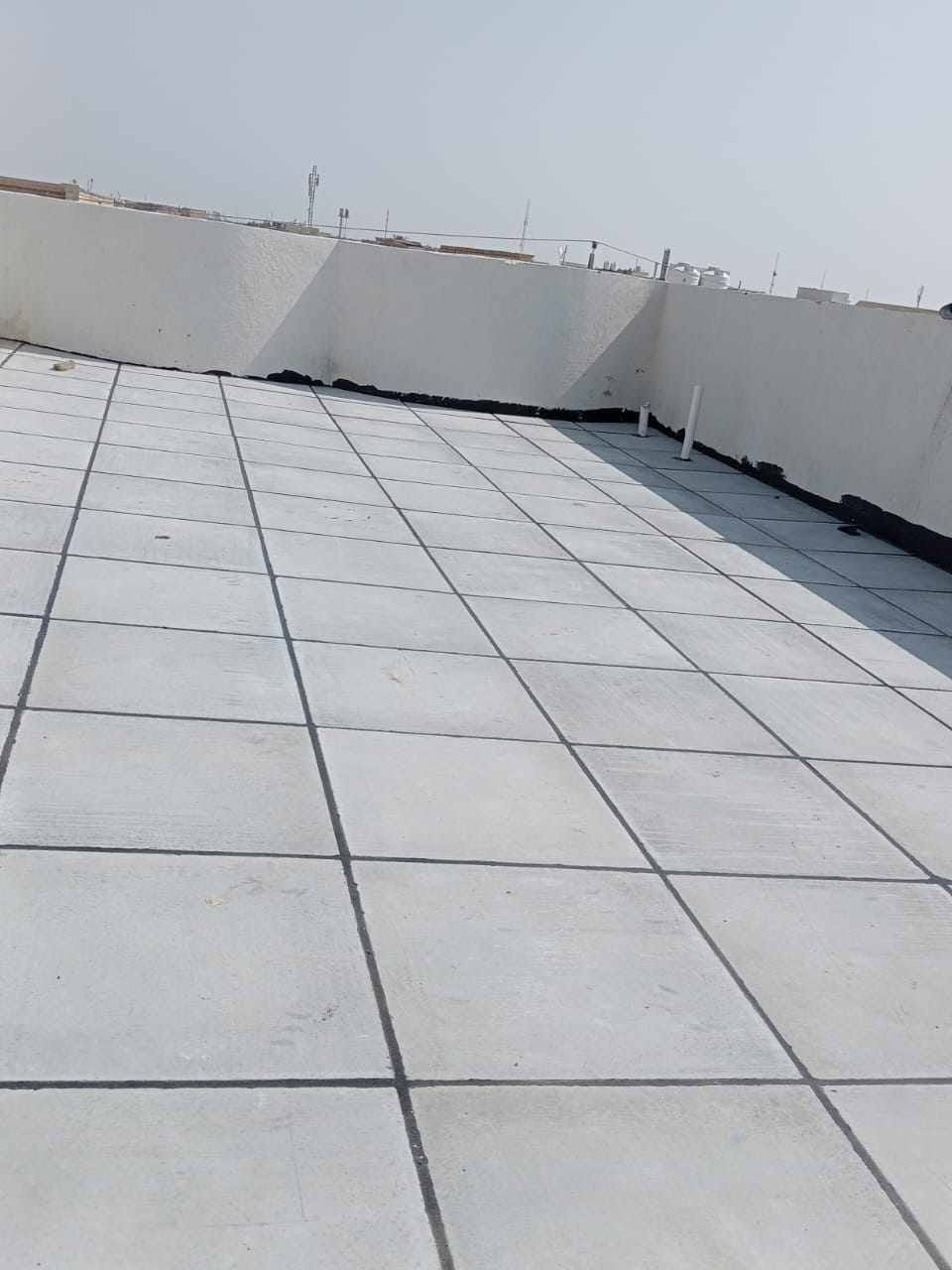 #فلوسك_عندك_لمن_يكمل_سطحك 💸
***********
تم إنجاز السطح حسب المواد المطلوبة:
🛠 زفت + فلانكوت + نايلون + اشتايكر السماوة
✂ كص كوسره
✅ شرط الفحص بالماء + استلام من قبل #مهندس_كرسته
🔧 صيانة الماستك والأسطح القديمة متوفرة

📍 متواجدين: الناصرية – أقضية ونواحي
***********
