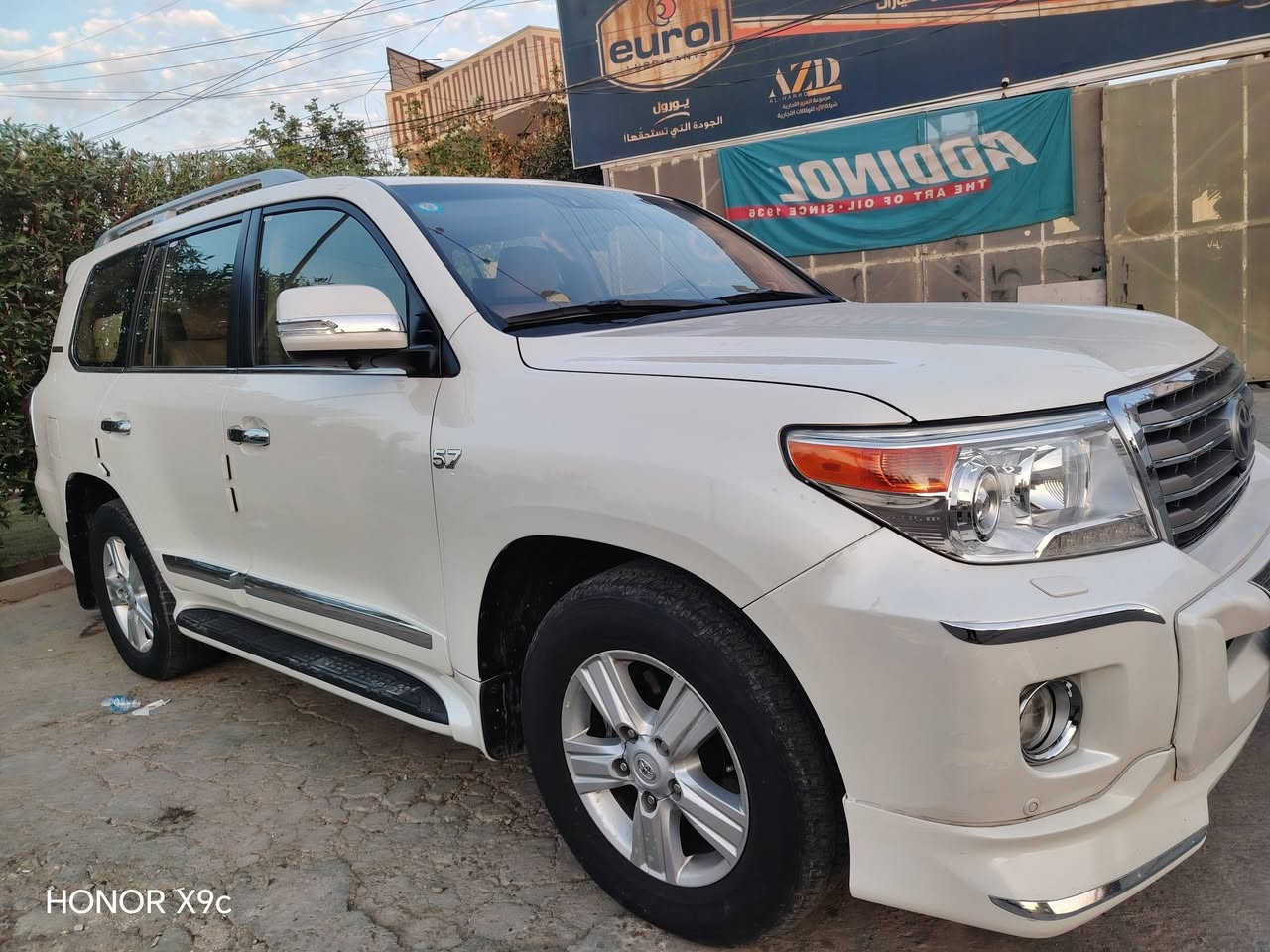 لاند كروز VXR • ٢٠١٥ • ماشيه ٨٥٠٠٠