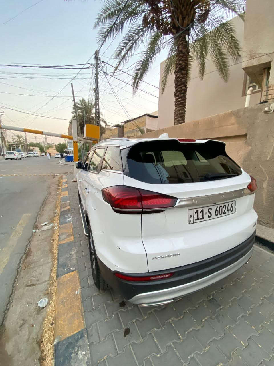 جيلي 2023  الحجم الكبير
السياره غنيه عن التعريف
فول مول مواصفات 
فتحه_بصمه_كشنات جلد
ماشيه 45 الف حقيقي 
كفاله عامه
السعر 140 وبيهه مجال 
مكاني نجف ***********
