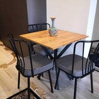 طاولة • ٤ كراسي • جديدة